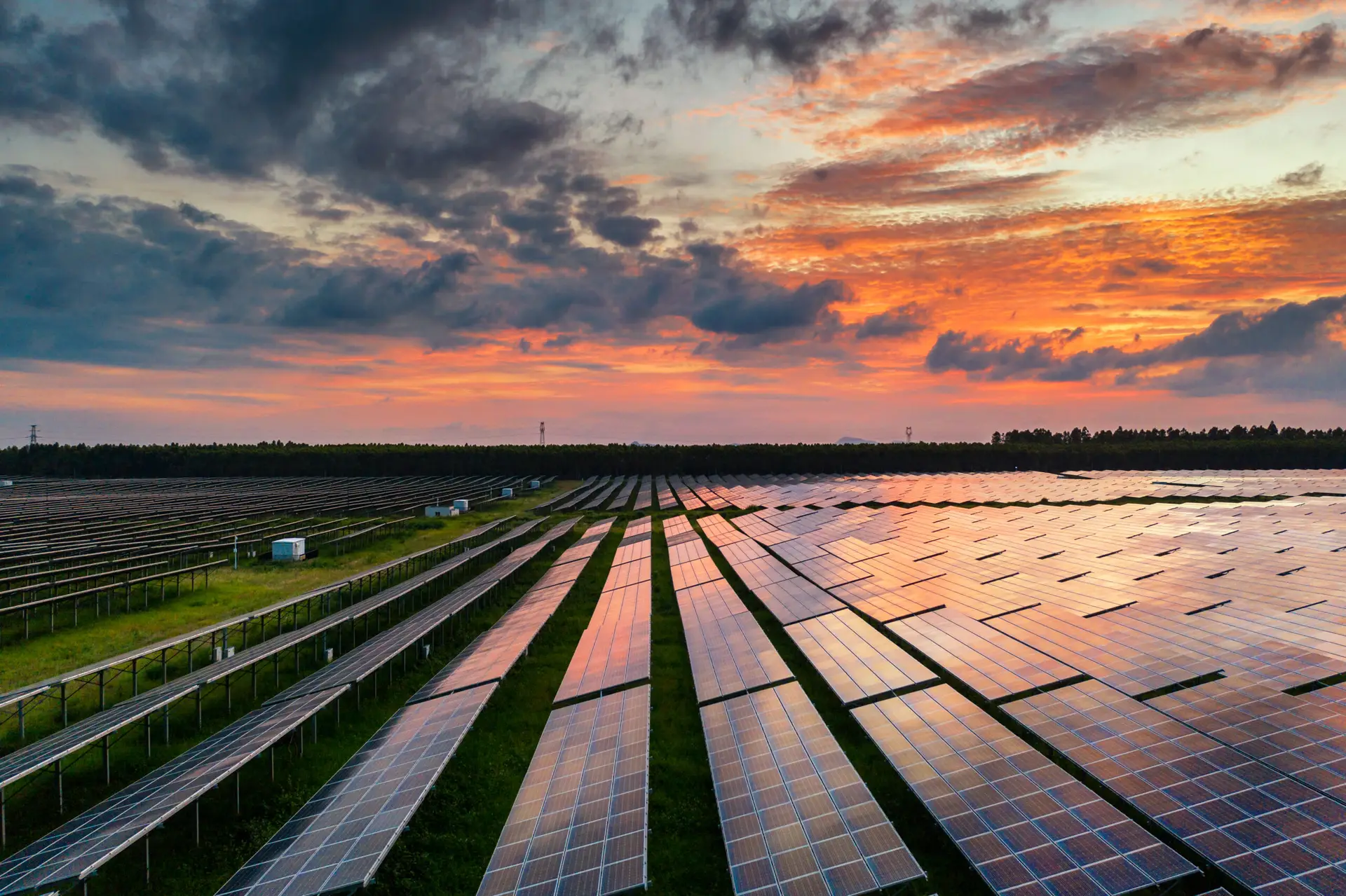 Solarpark in der Abendsonne